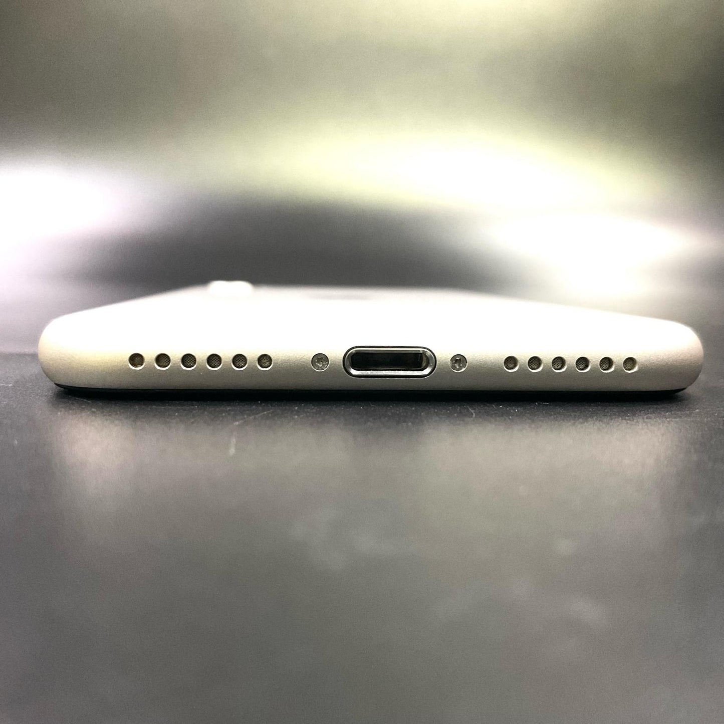 【全額返金保証】【最速発送】Apple iPhone iPhone SE（第3世代） 128GB スターライト SIMフリー 白ロム 美品 動作確認済 81%