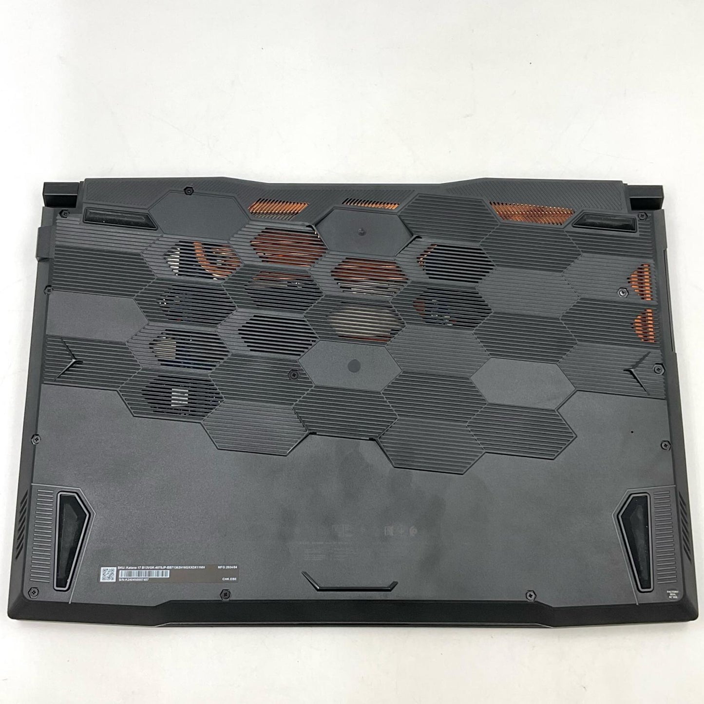 【全額返金保証】【最速発送】MSI ゲーミングノートパソコン Katana 17 B13VGK-4070JP intel core i7-13620H 16GB M.2 SSD 512GB NVIDIA GeForce RTX 4070 Laptop 90% 美品 動作確認済