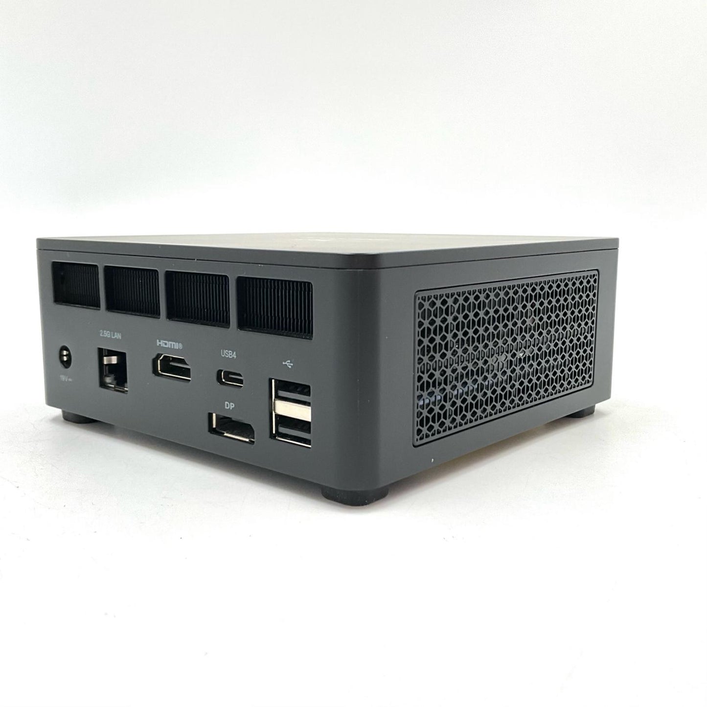 【全額返金保証】【最速発送】MINISFORUM miniデスクトップpc UM760 Slim AMD Ryzen 5 7640HS 16GB M.2 SSD 1TB 動作確認済