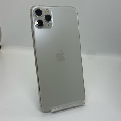 【全額返金保証】【最速発送】Apple iPhone iPhone 11 Pro Max 64GB シルバー docomo 白ロム 動作確認済 84%