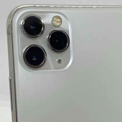 【全額返金保証】【最速発送】Apple iPhone iPhone 11 Pro Max 64GB シルバー docomo 白ロム 動作確認済 84%