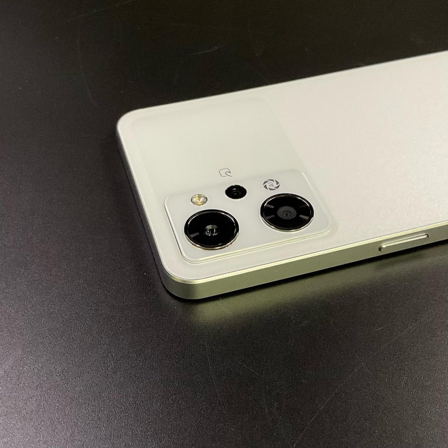 【全額返金保証】【最速発送】OPPO Reno 9A 128GB ムーンホワイト Y!mobile A301OP 白ロム 美品 動作確認済