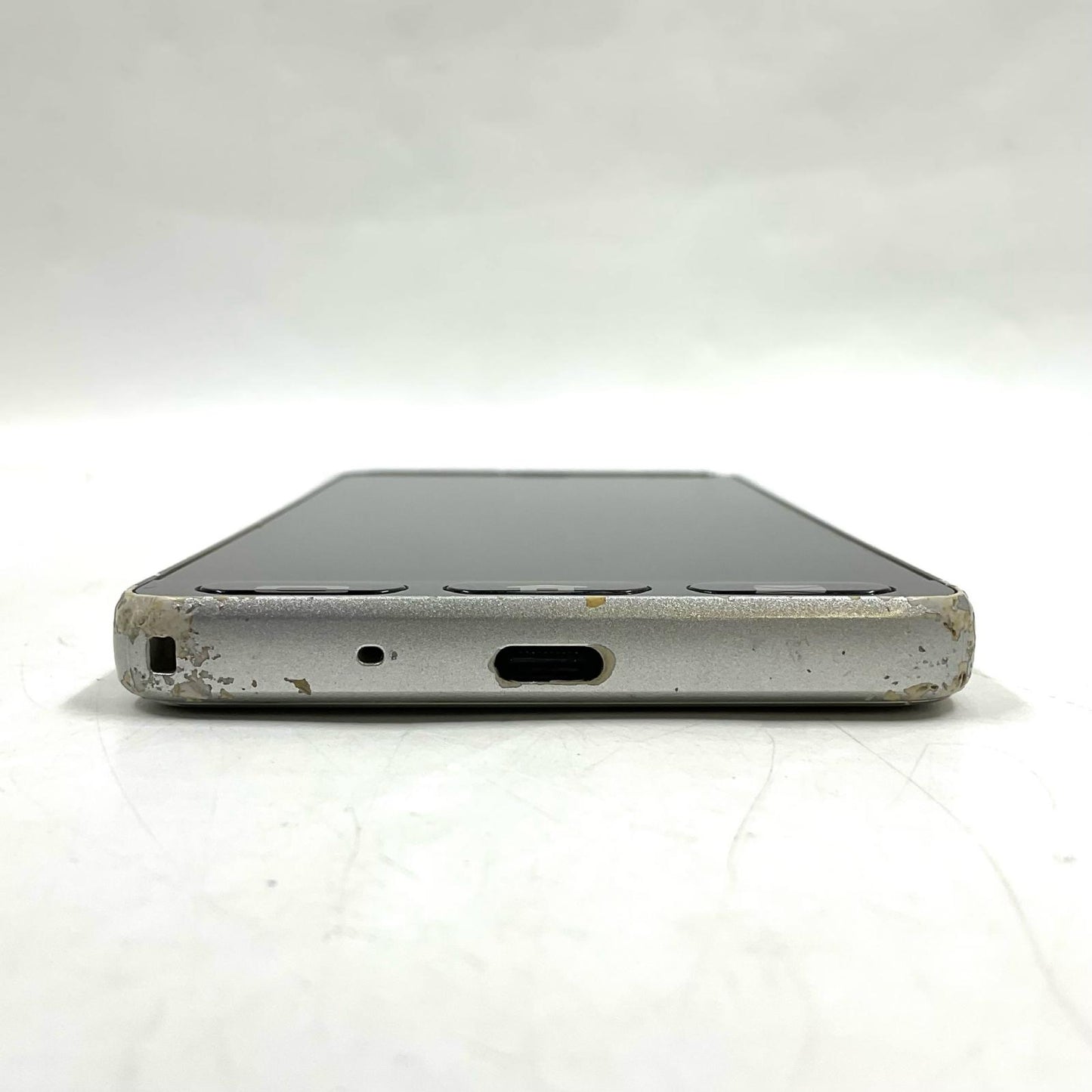 【全額返金保証】【最速発送】京セラ かんたんスマホ 32GB シルバー Softbank 705KC 白ロム 動作確認済