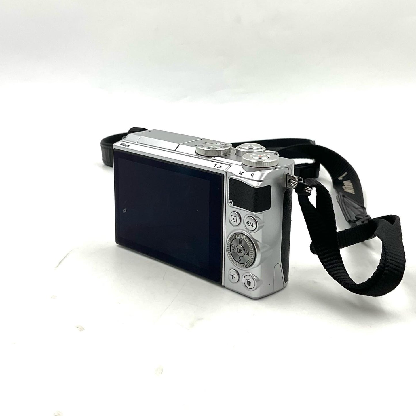 【全額返金保証】【最速発送】Nikon デジタル一眼 Nikon 1 J5 ボディ [シルバー] 動作確認済