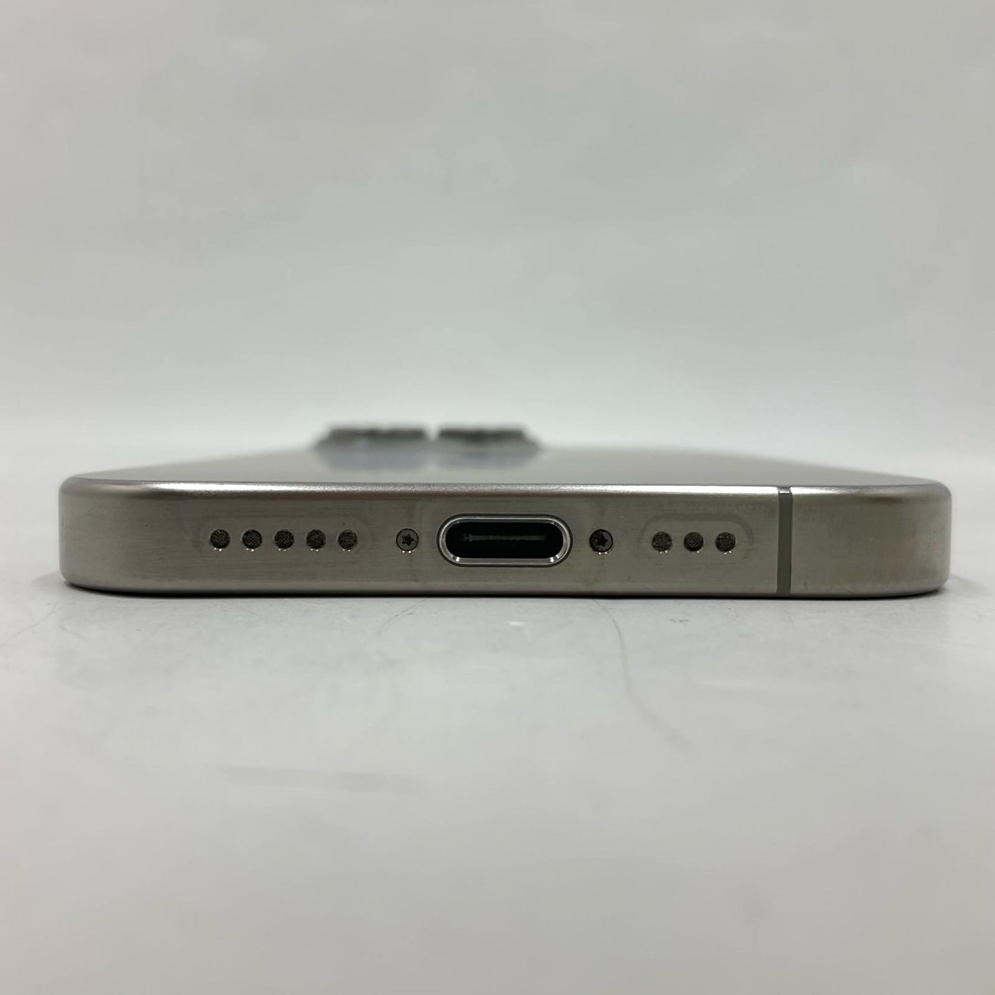 【全額返金保証】【最速発送】Apple iPhone iPhone 15 Pro 128GB ナチュラルチタニウム SIMフリー 白ロム 動作確認済 77%