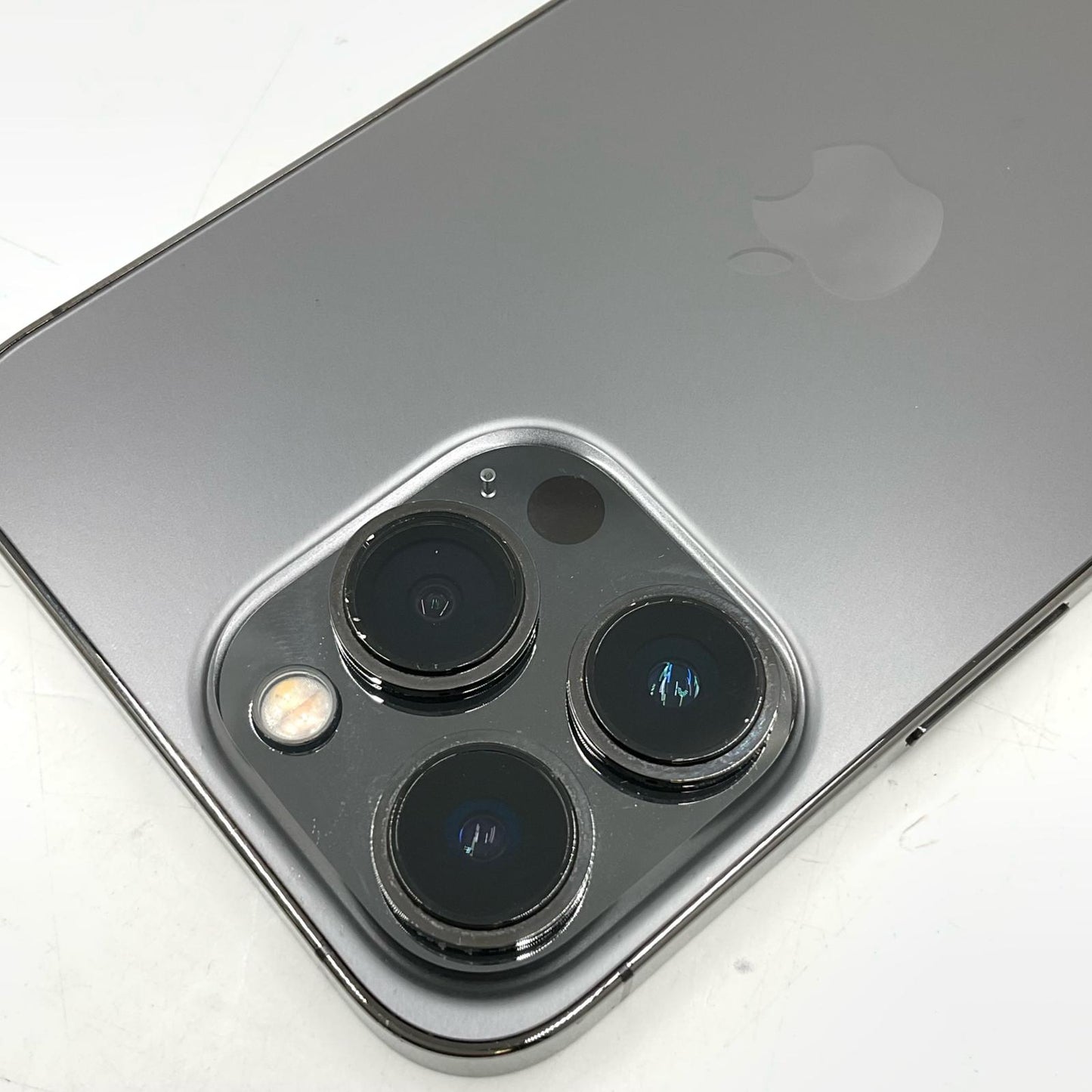 【全額返金保証】【最速発送】Apple iPhone iPhone 13 Pro 128GB グラファイト docomo 白ロム 動作確認済 74%