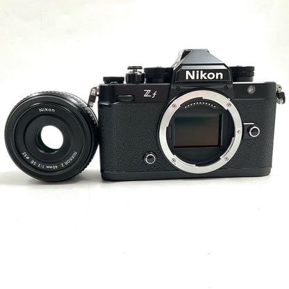 【全額返金保証】【最速発送】Nikon デジタル一眼 Z f 40mm f/2(SE)レンズキット ブラック 美品 動作確認済