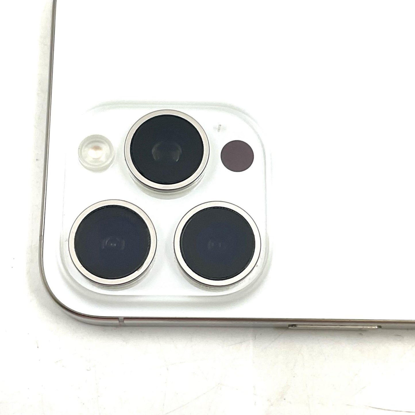 【全額返金保証】【最速発送】Apple iPhone iPhone 15 Pro Max 512GB ホワイトチタニウム au SIMフリー 美品 動作確認済 86%