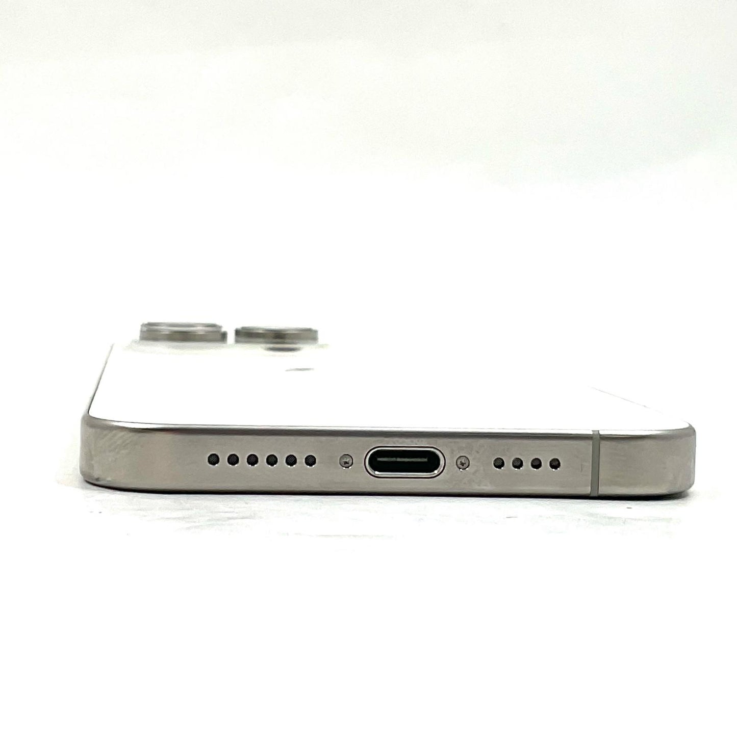 【全額返金保証】【最速発送】Apple iPhone iPhone 15 Pro Max 256GB ホワイト au SIMフリー 美品 動作確認済 87%