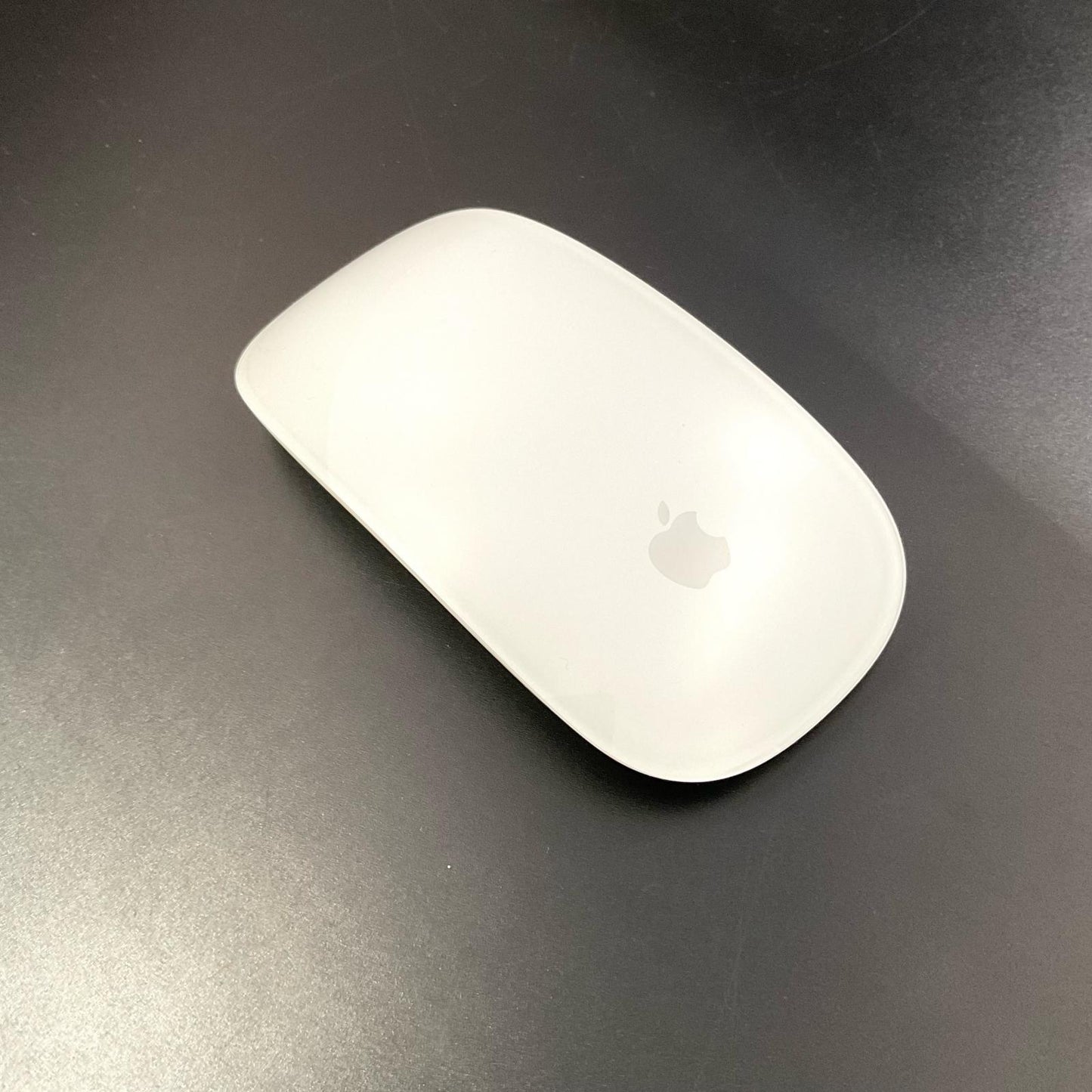 【全額返金保証】【最速発送】Apple MK2E3J/A Magic Mouse 美品 動作確認済