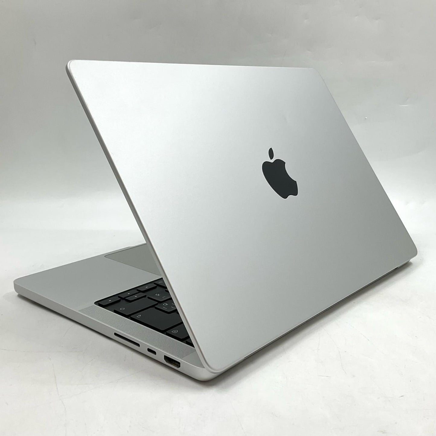 【最速発送】Apple MacBook Pro 14.2インチ 2021 M1 Pro 8コア 16GB 512GB シルバー 89%【難有】