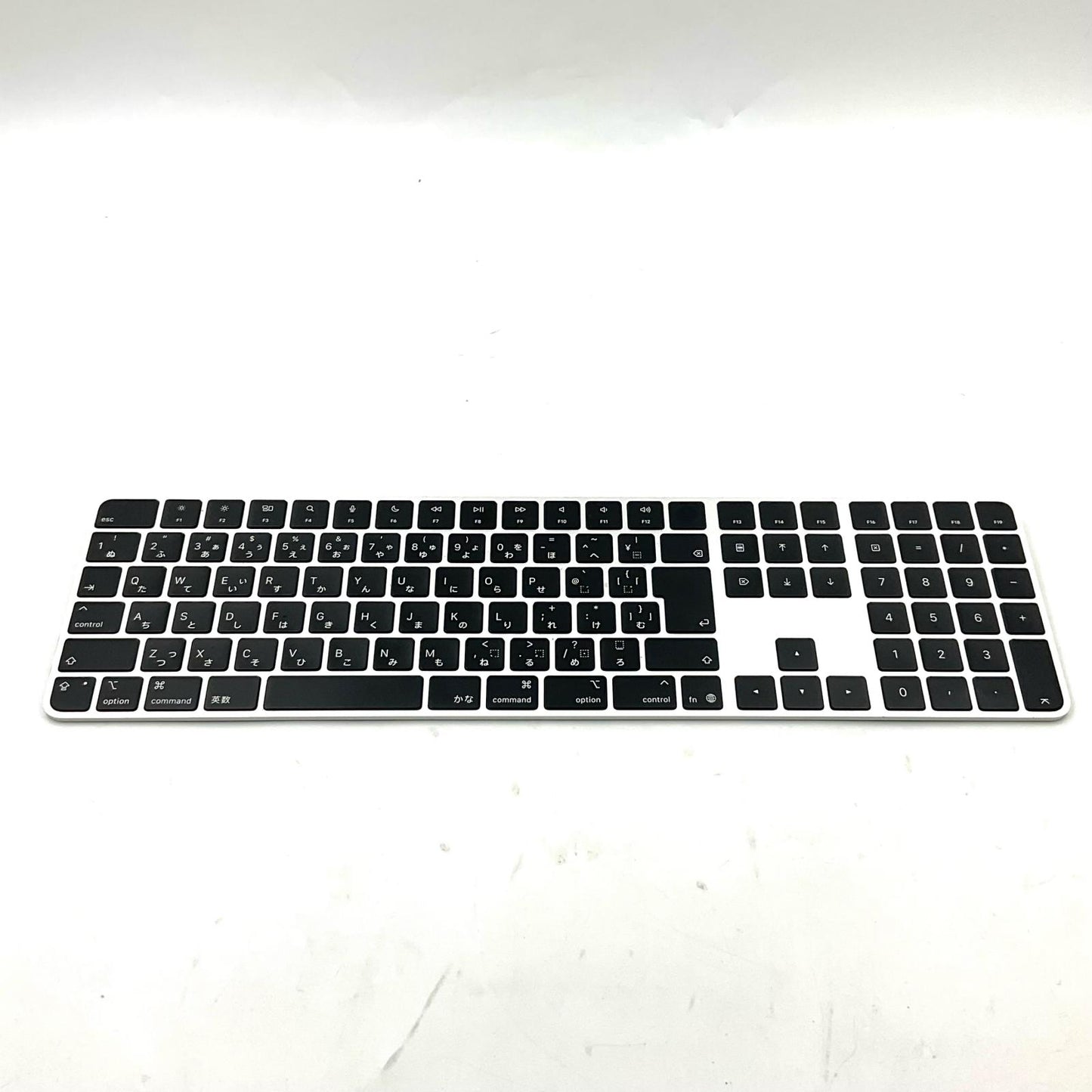 【全額返金保証】【最速発送】Apple Magic Keyboard（テンキー付き、USB–C）- 日本語 - ブラックキー MXK83J/A 動作確認済