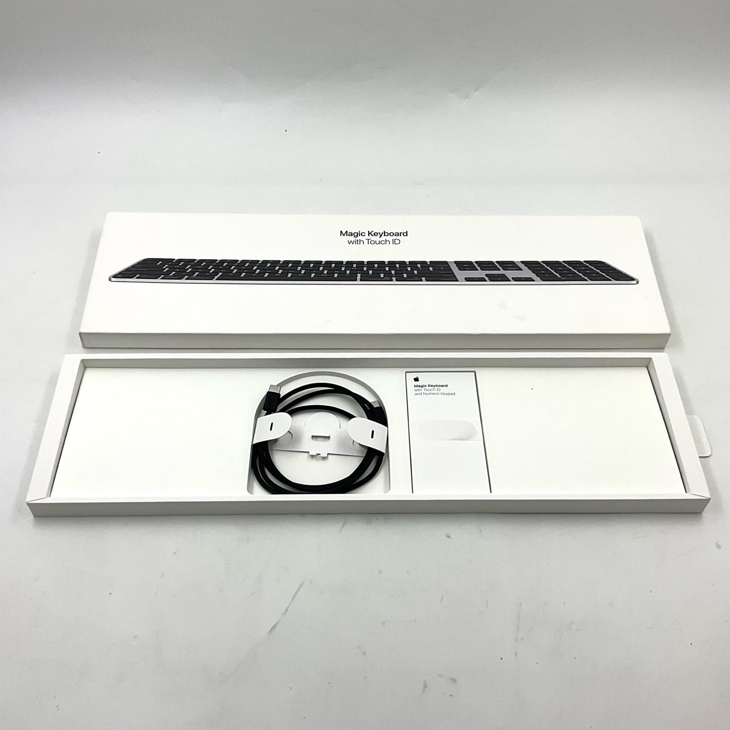 【全額返金保証】【最速発送】Apple Magic Keyboard（テンキー付き、USB–C）- 日本語 - ブラックキー MXK83J/A 動作確認済