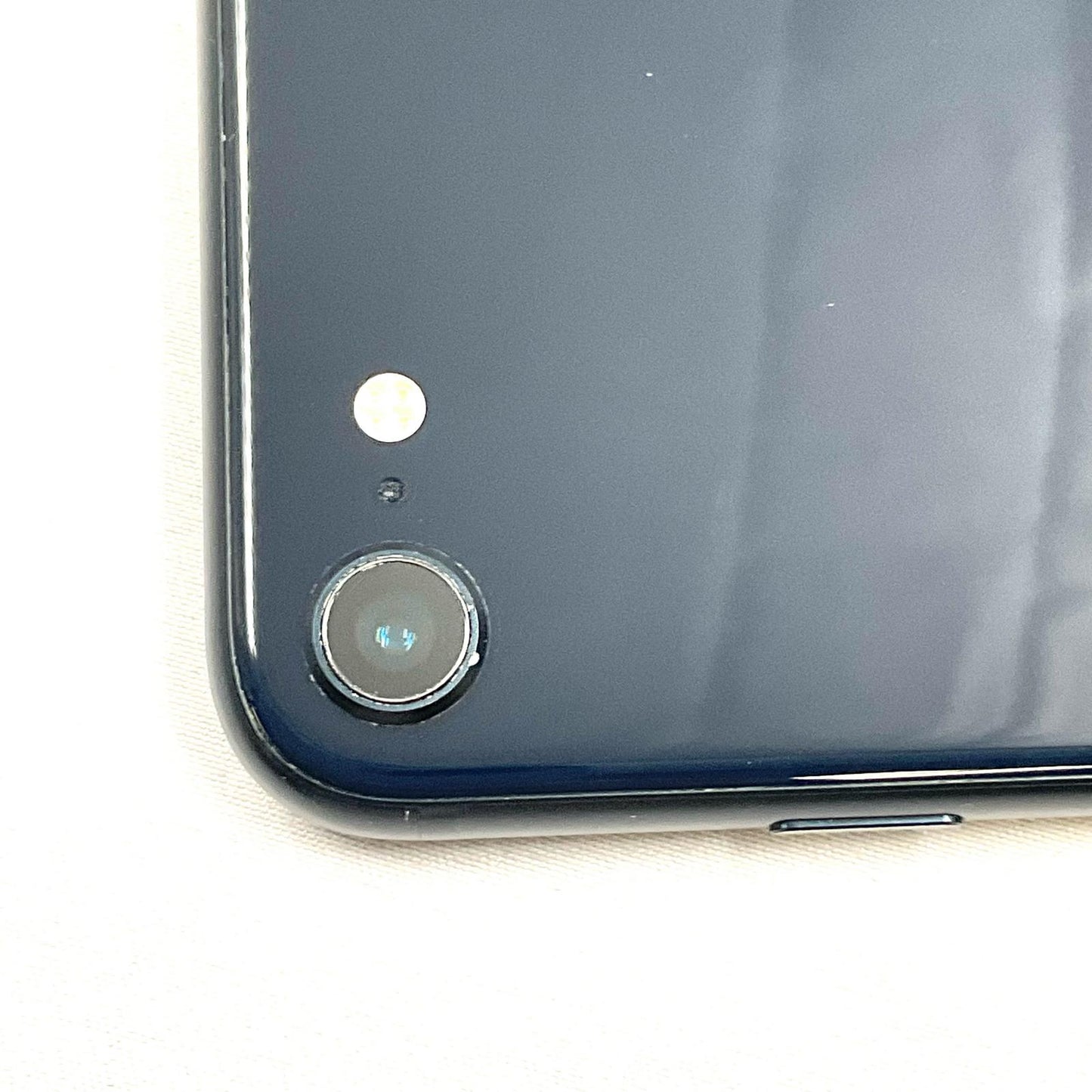 【最速発送】Apple iPhone iPhone SE（第3世代） 128GB ミッドナイト docomo SIMフリー 白ロム【難有】 72%