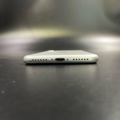 【全額返金保証】【最速発送】Apple iPhone iPhone SE（第2世代） 64GB スターライト SIMフリー 白ロム 動作確認済 77%