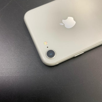 【全額返金保証】【最速発送】Apple iPhone iPhone 8 64GB シルバー au SIMフリー 白ロム 動作確認済 74%
