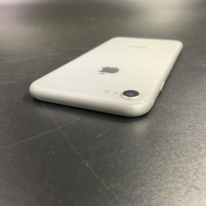 【全額返金保証】【最速発送】Apple iPhone iPhone 8 64GB シルバー au SIMフリー 白ロム 動作確認済 74%