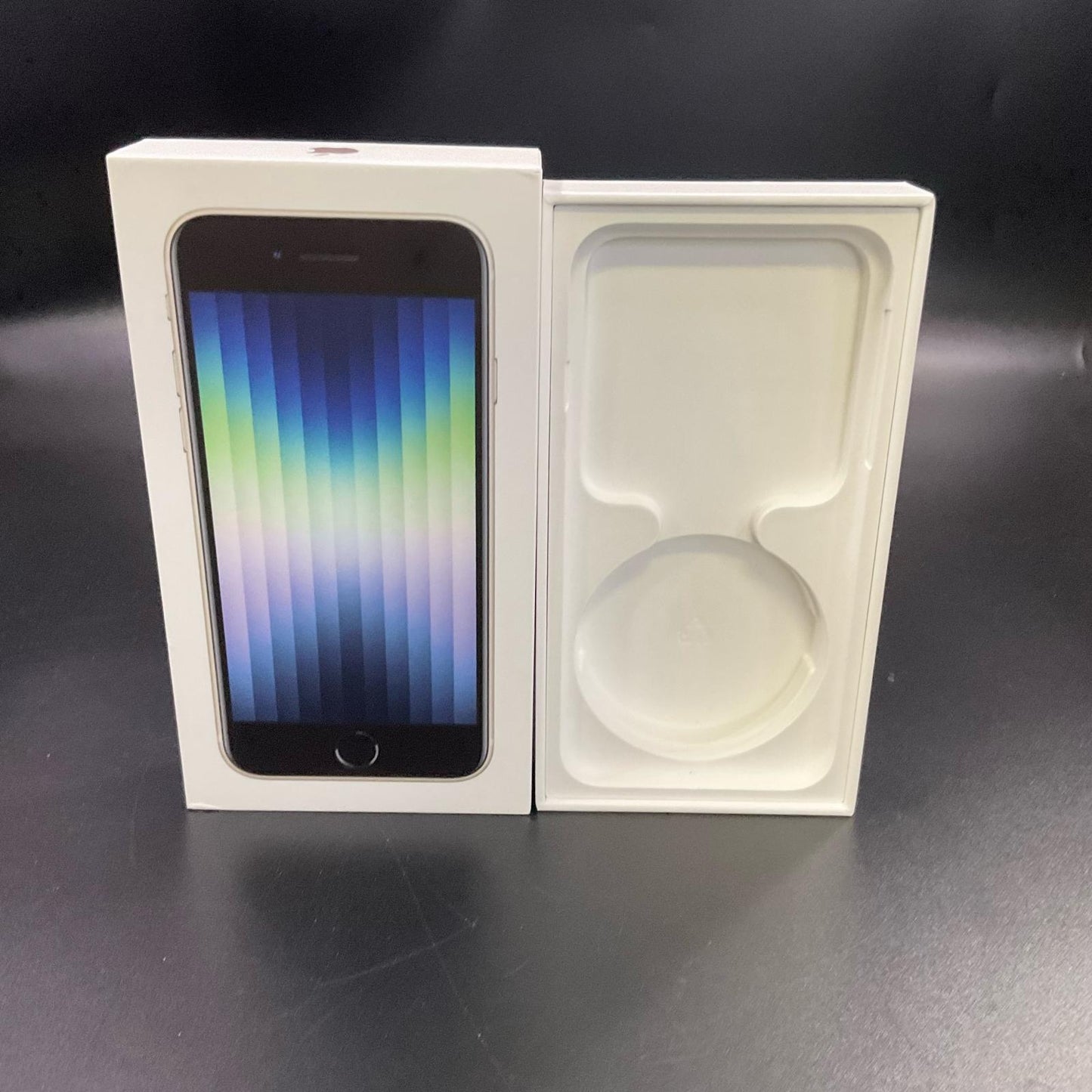 【全額返金保証】【最速発送】Apple iPhone iPhone 8 64GB シルバー au SIMフリー 白ロム 動作確認済 74%