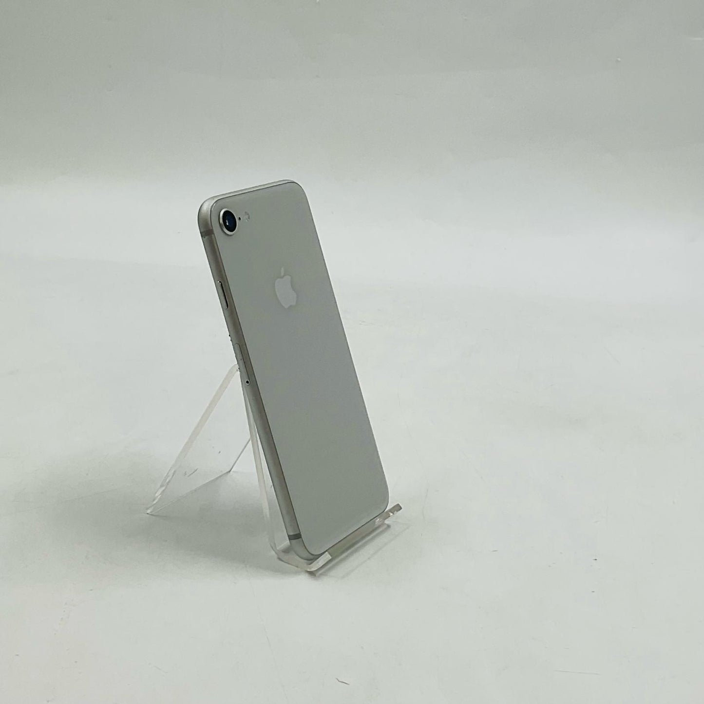 【全額返金保証】【最速発送】Apple iPhone iPhone 8 64GB シルバー SIMフリー 白ロム 動作確認済 79%