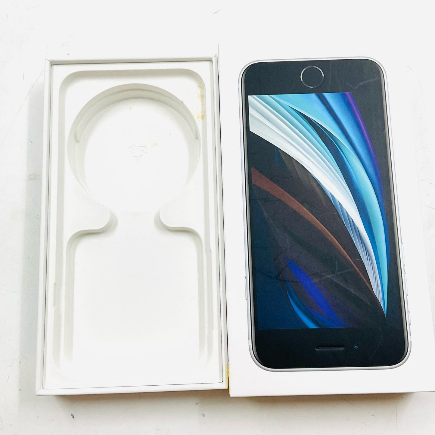 【全額返金保証】【最速発送】Apple iPhone iPhone 8 64GB シルバー SIMフリー 白ロム 動作確認済 79%