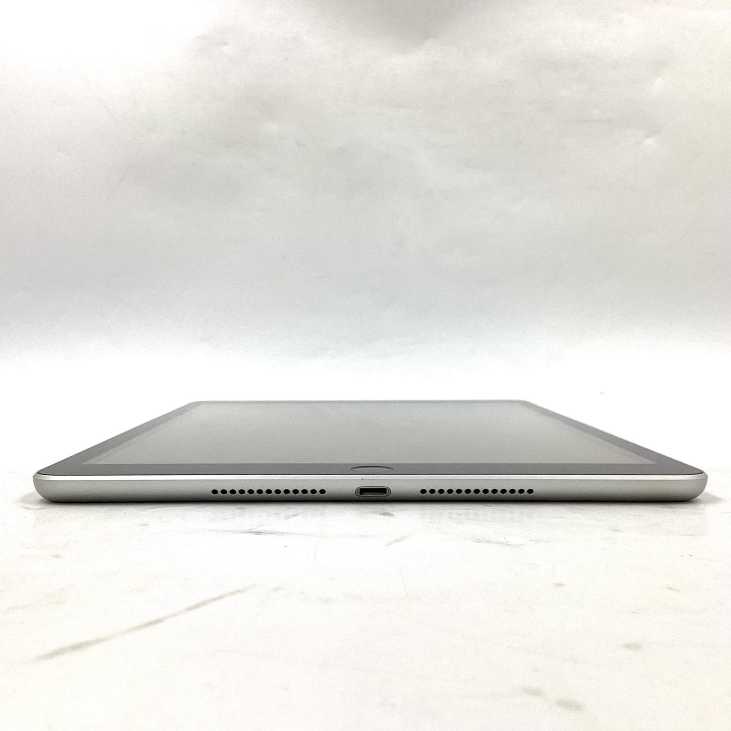 【全額返金保証】【最速発送】Apple iPad iPad 10.2インチ 第9世代 64GB シルバー Wi-Fi 動作確認済