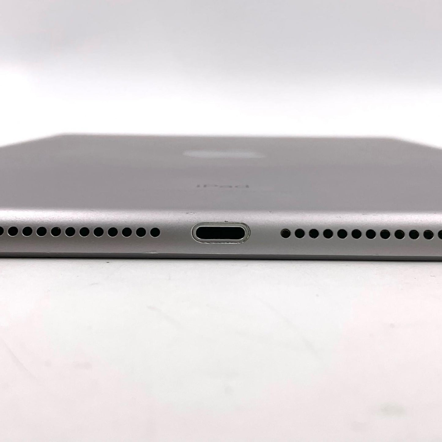 【全額返金保証】【最速発送】Apple iPad iPad 9.7インチ 第6世代 32GB スペースグレイ Wi-Fi 動作確認済