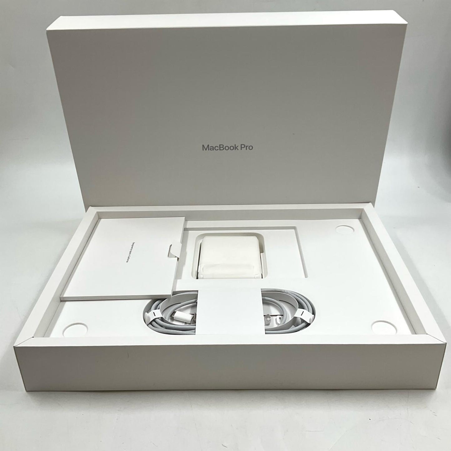 【全額返金保証】【最速発送】Apple MacBook Pro 16インチ 2021 Apple M1 Max 32GB 1TB スペースグレイ 98% 美品 動作確認済