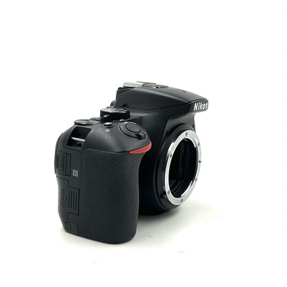 【全額返金保証】【最速発送】Nikon デジタル一眼 D5600 ボディ ブラック 美品 動作確認済