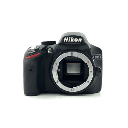 【全額返金保証】【最速発送】Nikon デジタル一眼 D3200 ボディ ブラック 美品 動作確認済