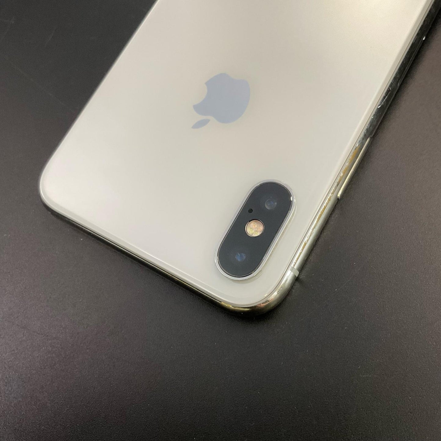 【全額返金保証】【最速発送】Apple iPhone iPhone X 256GB シルバー docomo SIMフリー 白ロム 動作確認済 75%