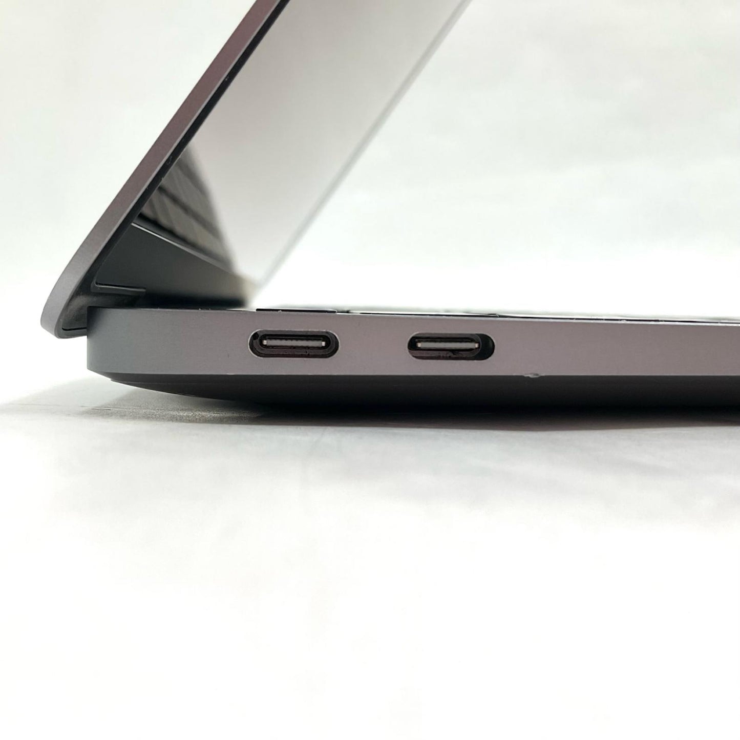 【全額返金保証】【最速発送】Apple MacBook Air 13インチ 2020 Apple M1 8GB 256GB スペースグレイ 91% 美品 動作確認済