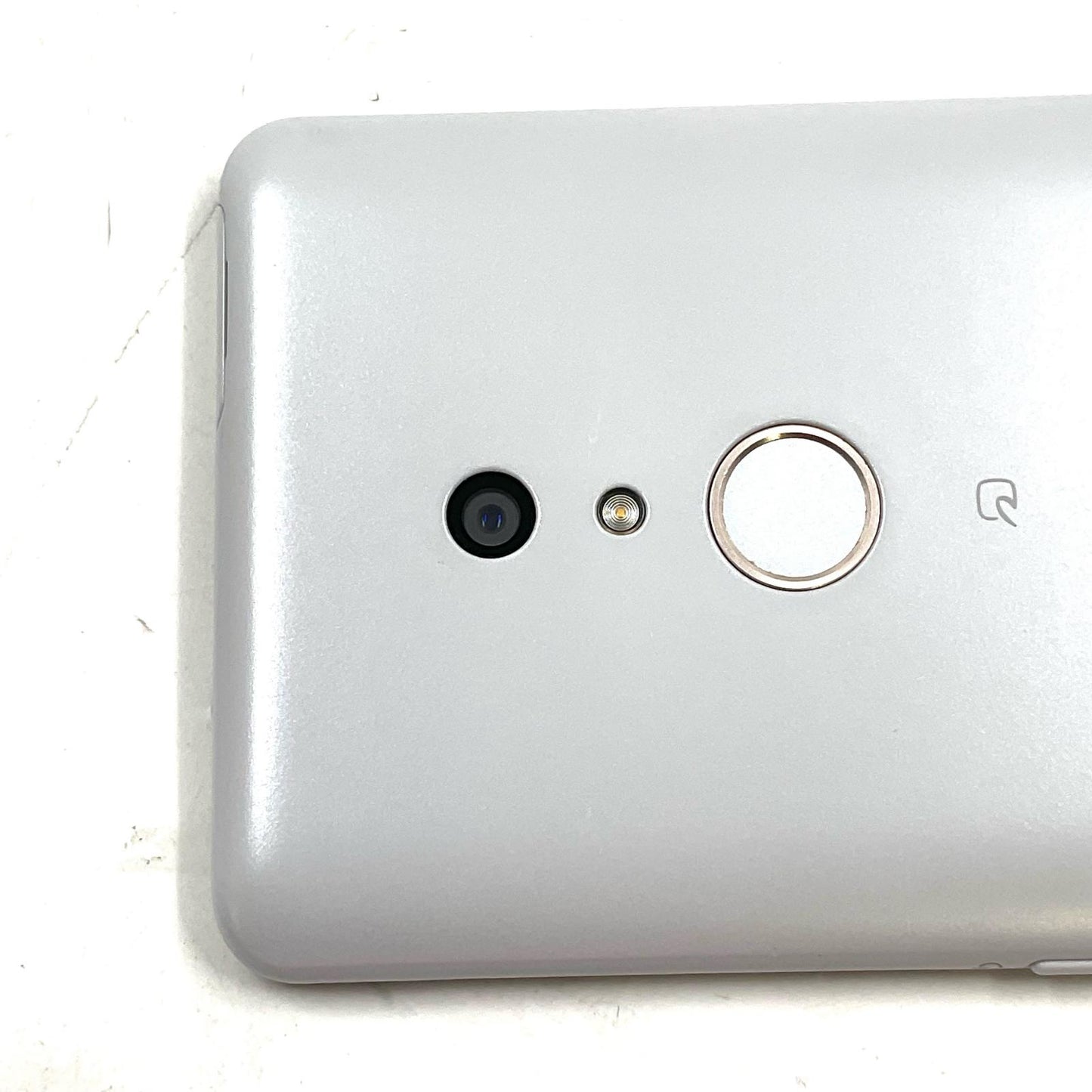 【全額返金保証】【最速発送】富士通 arrows Be4 32GB ホワイト docomo SIMフリー F-41A 白ロム 美品 動作確認済