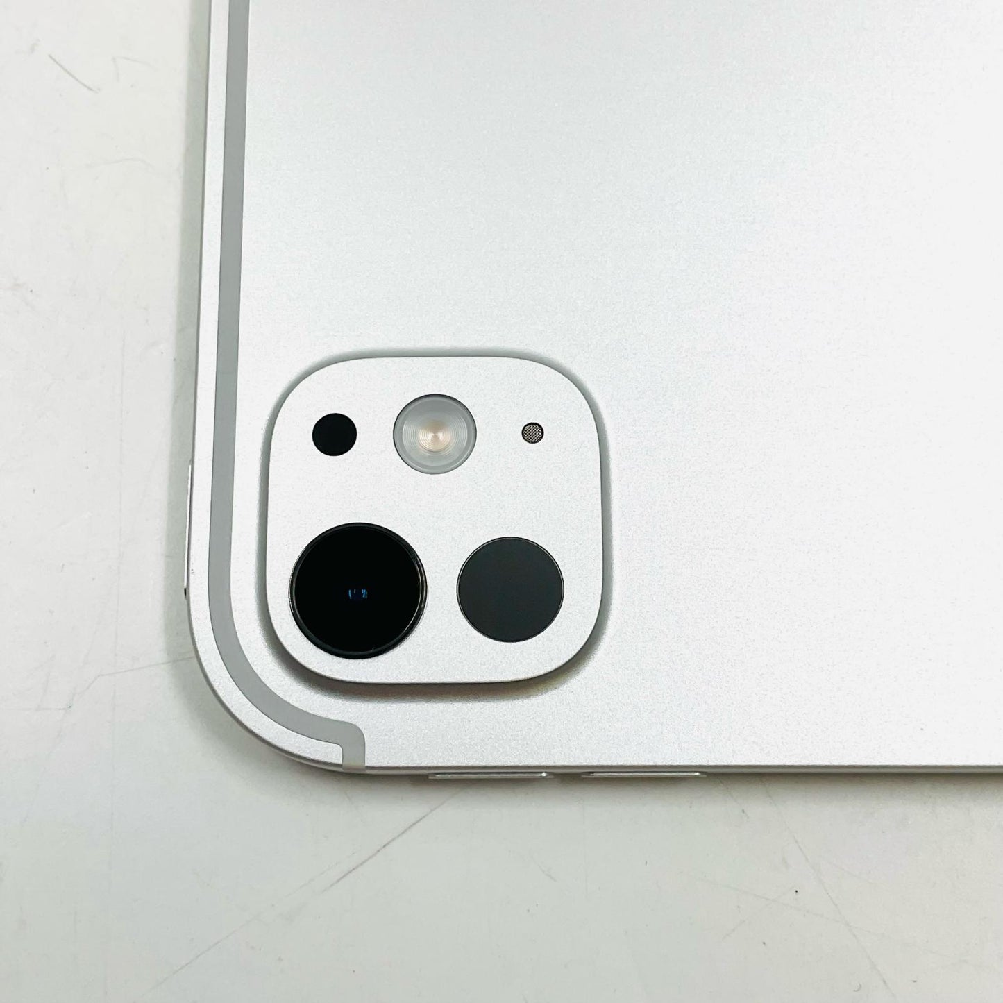 【全額返金保証】【最速発送】Apple iPad Pro M5 11インチ 256GB シルバー Wi-Fi 超美品 動作確認済