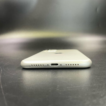 【全額返金保証】【最速発送】Apple iPhone iPhone 11 128GB ホワイト docomo 白ロム 動作確認済 73%