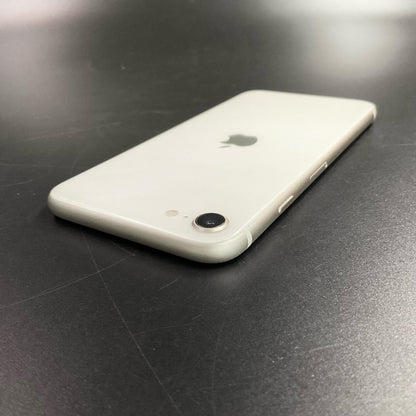 【全額返金保証】【最速発送】Apple iPhone iPhone SE（第3世代） 64GB スターライト au SIMフリー 白ロム 動作確認済 77%