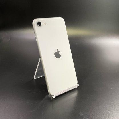 【全額返金保証】【最速発送】Apple iPhone iPhone SE（第2世代） 64GB ホワイト docomo SIMフリー 白ロム 動作確認済 84%