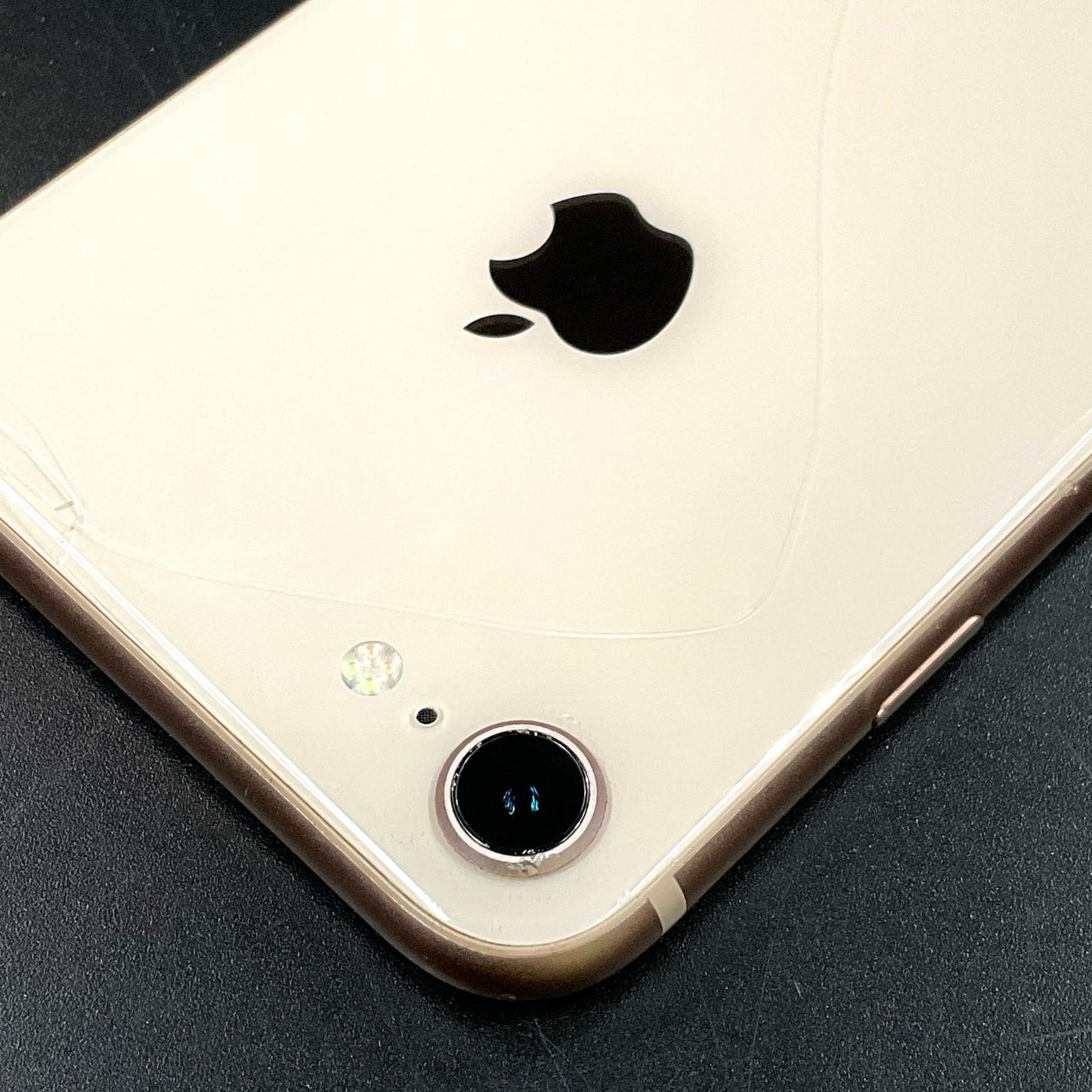 【全額返金保証】【最速発送】Apple iPhone iPhone 8 64GB ゴールド au 白ロム 動作確認済 80%