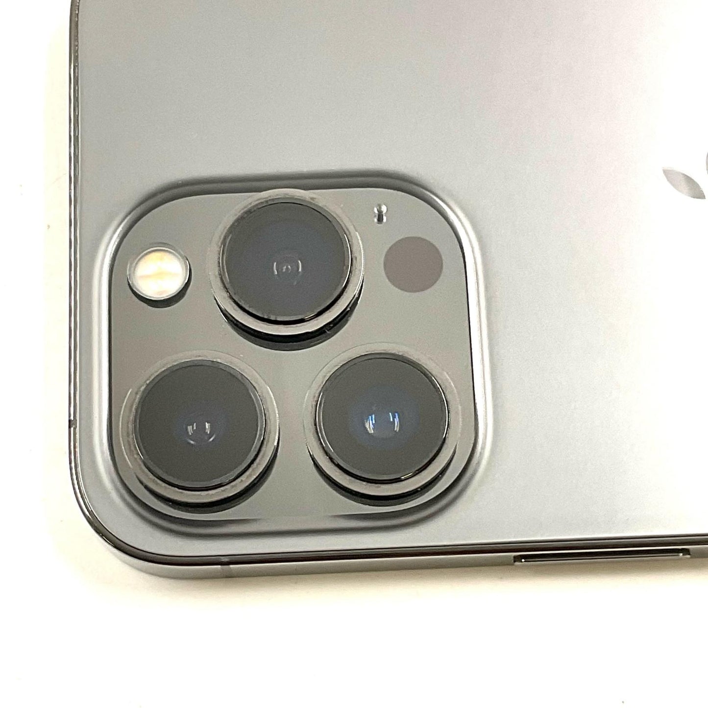 【全額返金保証】【最速発送】Apple iPhone iPhone 13 Pro 256GB グラファイト docomo 白ロム 動作確認済 77%