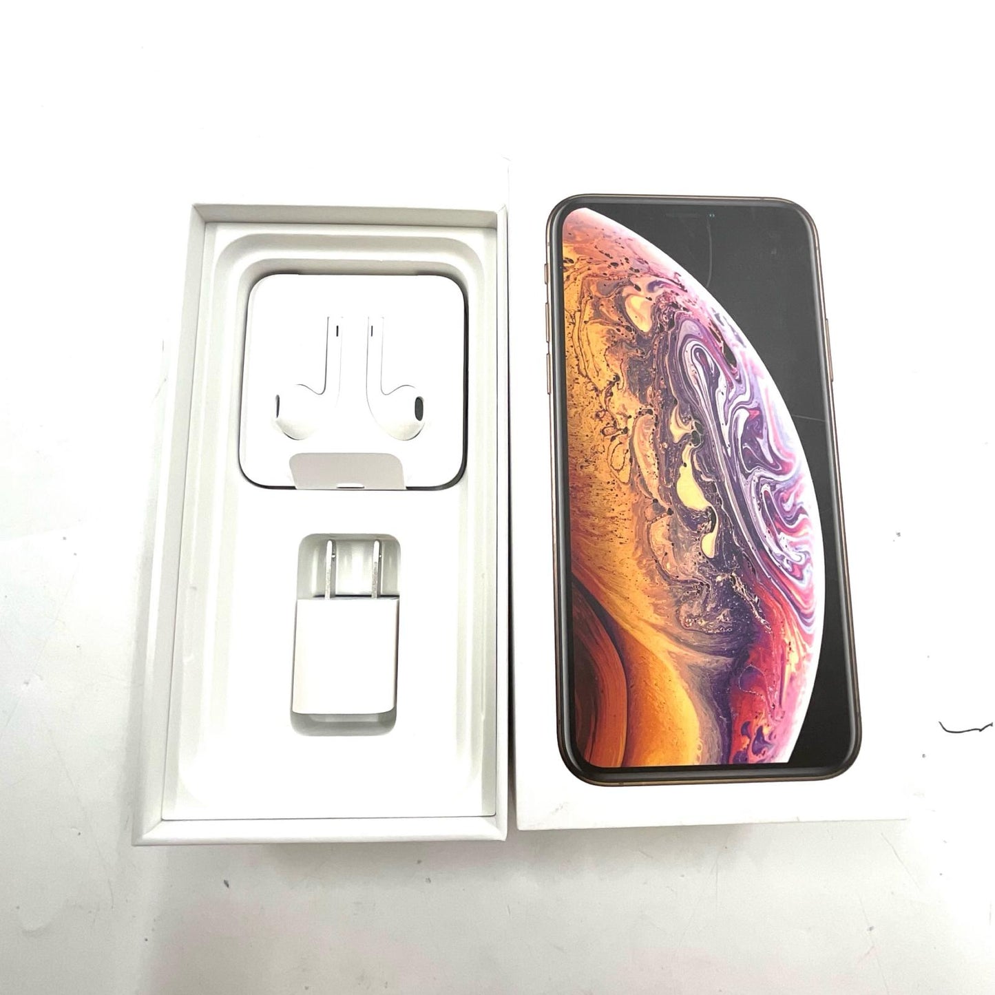 【全額返金保証】【最速発送】Apple iPhone iPhone XS 256GB ゴールド docomo SIMフリー 白ロム 動作確認済 79%