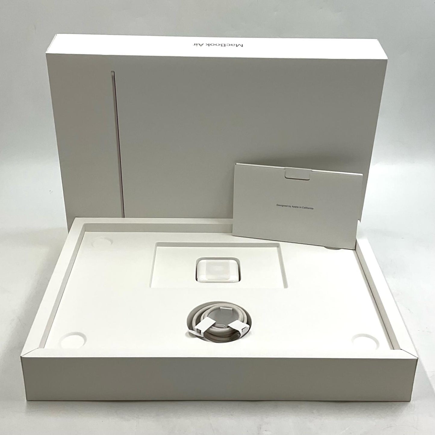 【全額返金保証】【最速発送】Apple MacBook Air 15インチ 2024 Apple M4 8GB 256GB スターライト 99% 美品 動作確認済