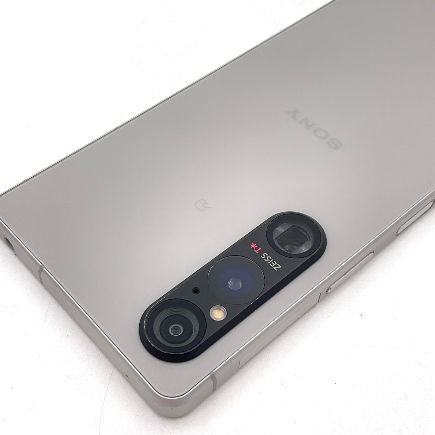【最速発送】Sony Xperia 1 V 256GB プラチナシルバー SIMフリー SO-51D 白ロム【難有】