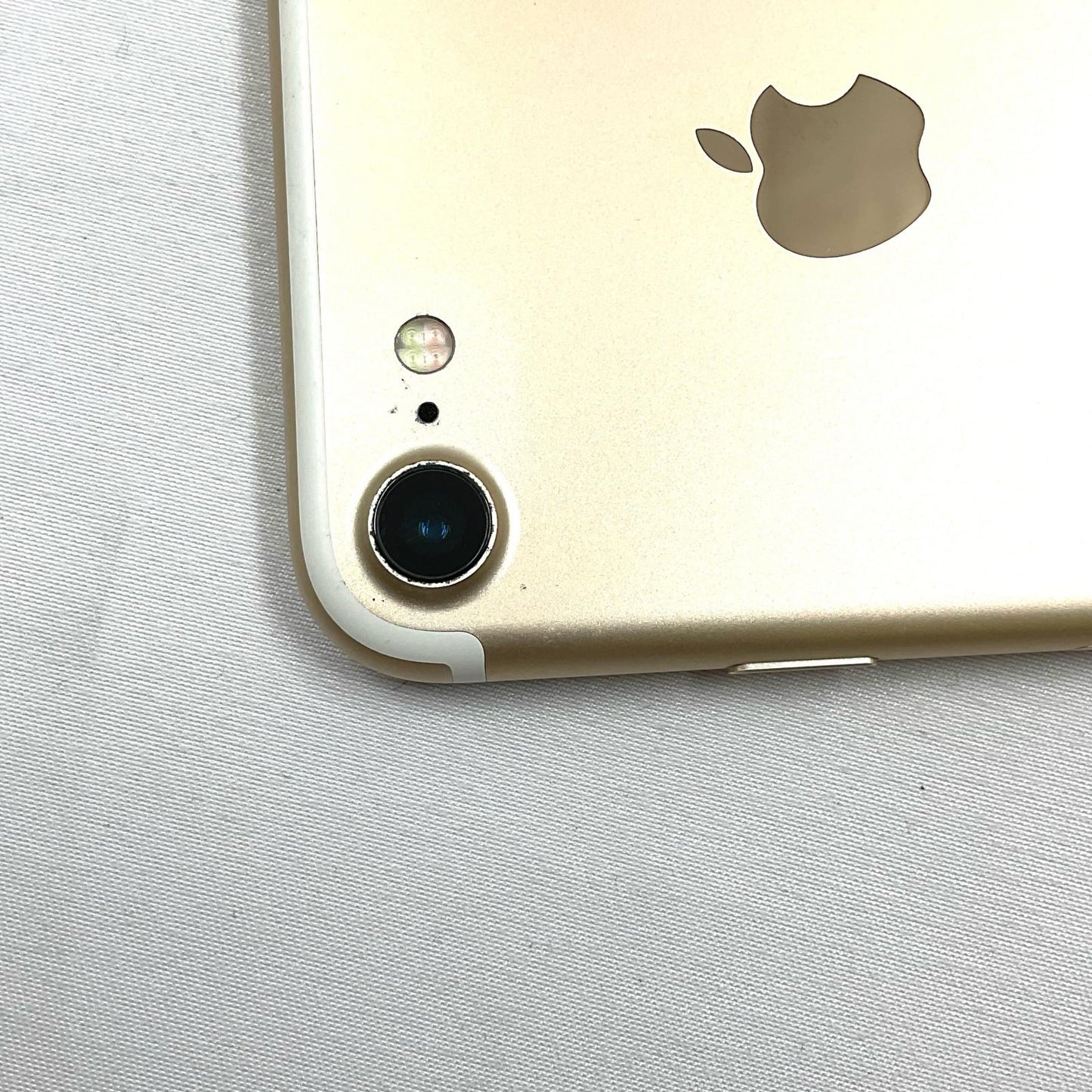 【全額返金保証】【最速発送】Apple iPhone iPhone 7 128GB ゴールド Softbank 白ロム 動作確認済 78%