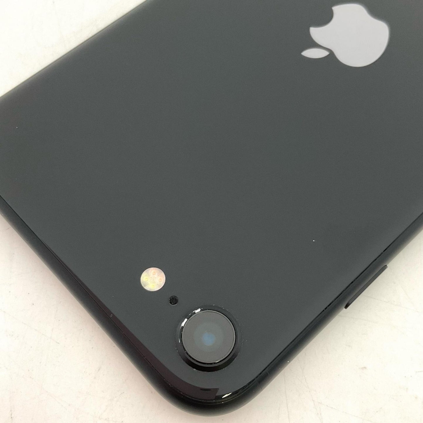 【全額返金保証】【最速発送】Apple iPhone iPhone SE（第2世代） 64GB ブラック Softbank 白ロム 動作確認済 77%