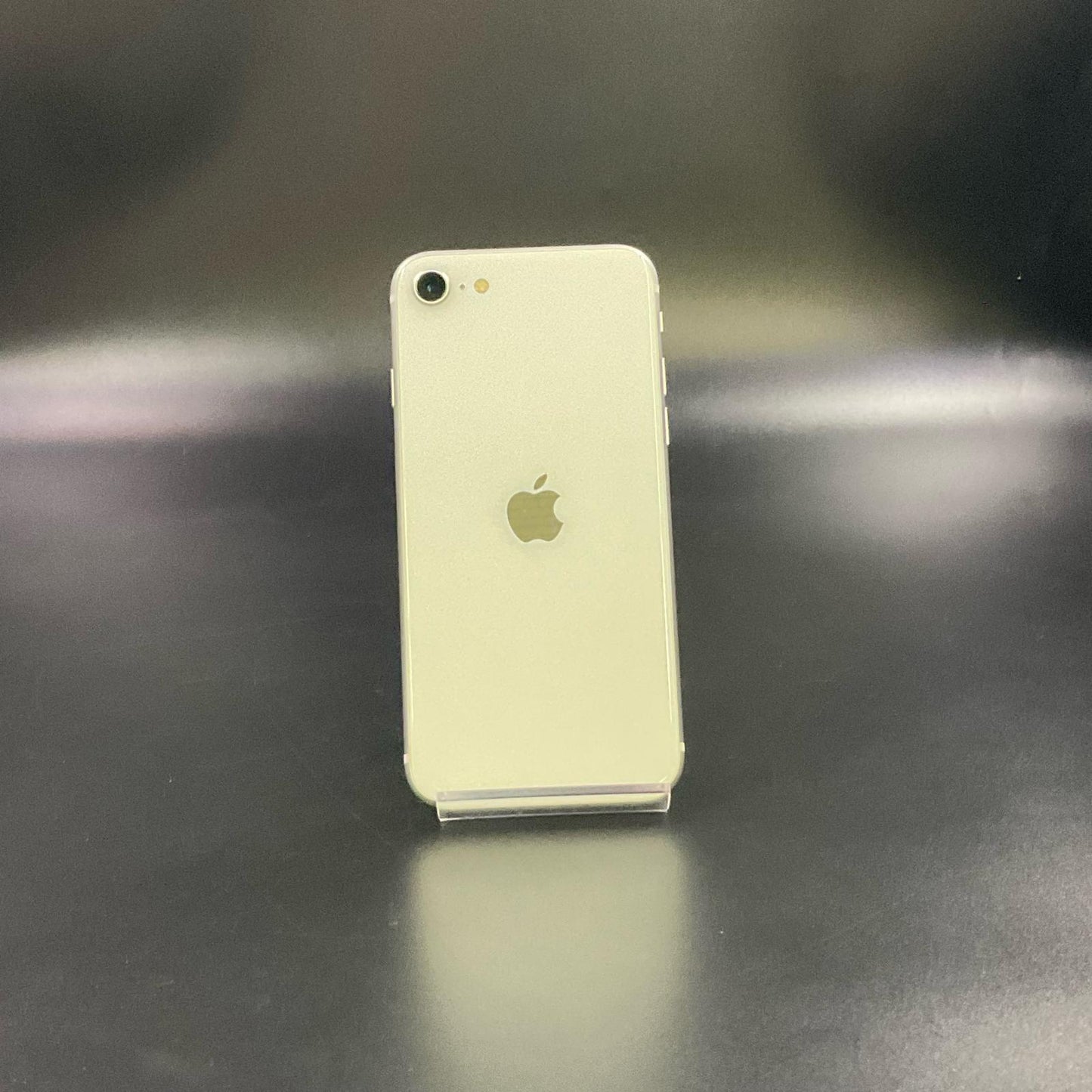 【全額返金保証】【最速発送】Apple iPhone iPhone SE（第2世代） 64GB ホワイト au SIMフリー 白ロム 動作確認済 83%