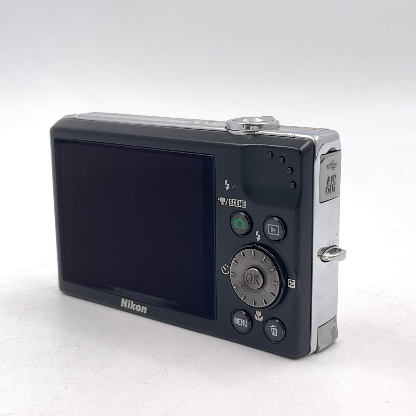 【全額返金保証】【最速発送】Nikon コンパクトデジタルカメラ COOLPIX S640 シルバー 美品 動作確認済