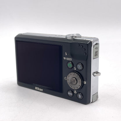 【全額返金保証】【最速発送】Nikon コンパクトデジタルカメラ COOLPIX S640 シルバー 美品 動作確認済
