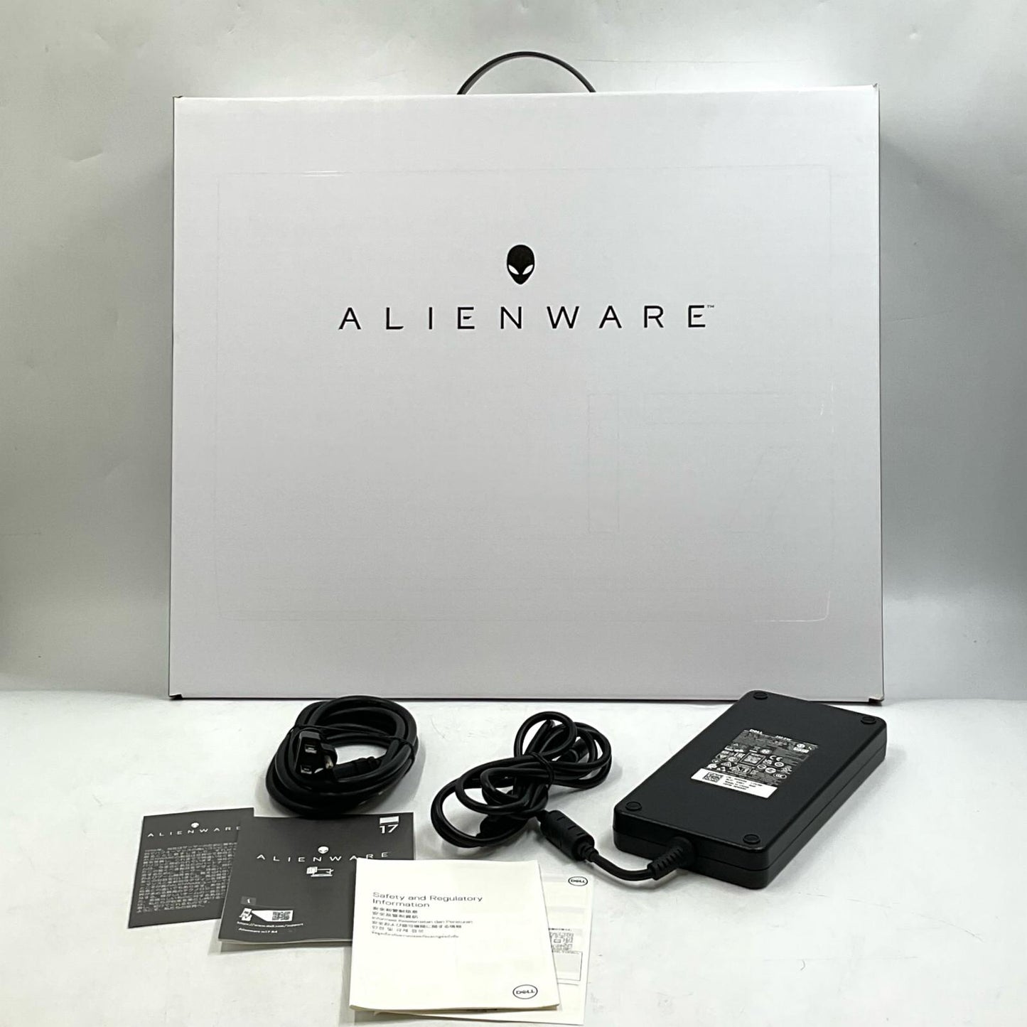 【全額返金保証】【最速発送】DELL Alienware m17 R4 P45E002 intel core i7-10870H 16GB M.2 SSD 1TB NVIDIA GeForce RTX 3060 Laptop 83% 動作確認済