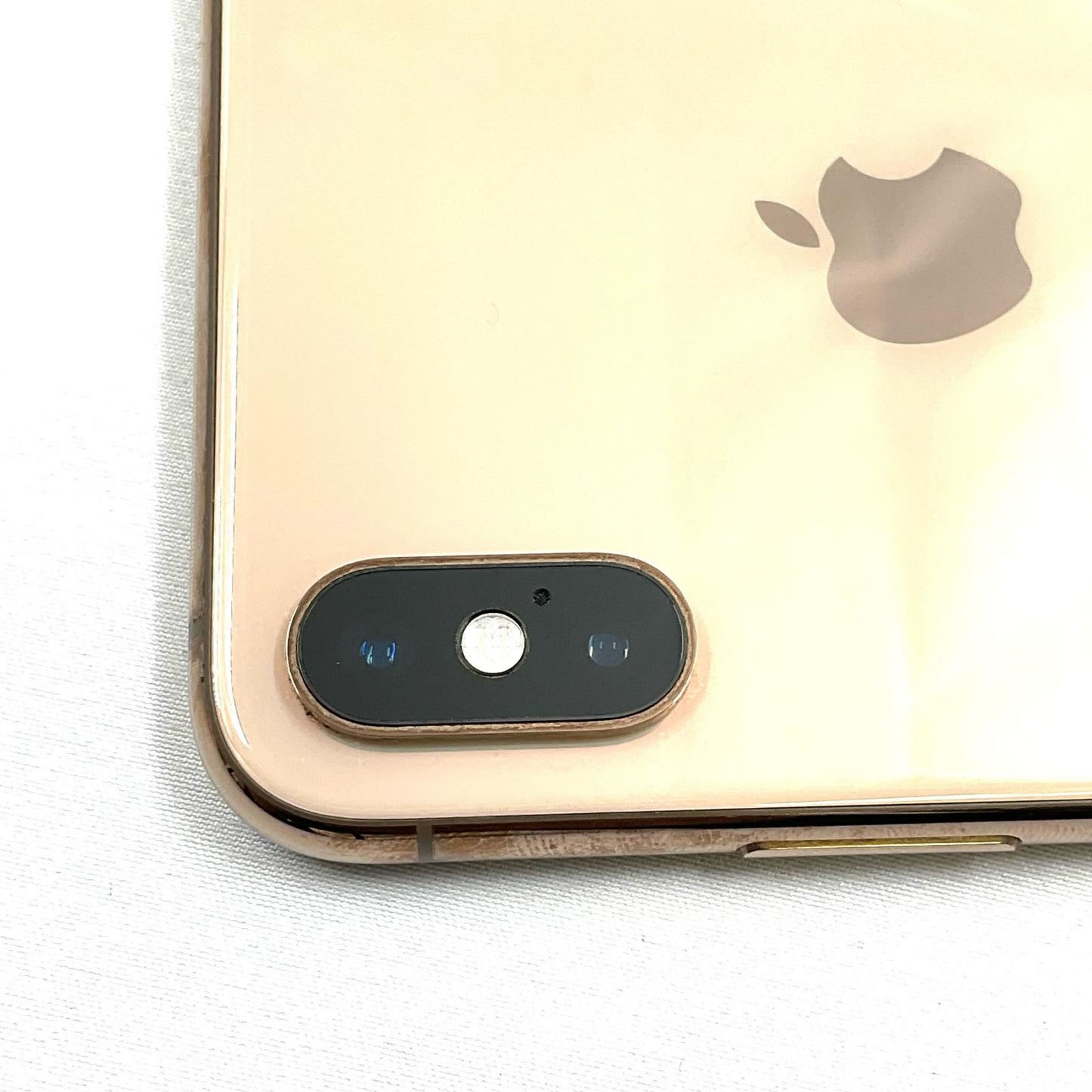 【最速発送】Apple iPhone iPhone XS Max 512GB ゴールド docomo 白ロム【難有】 50%