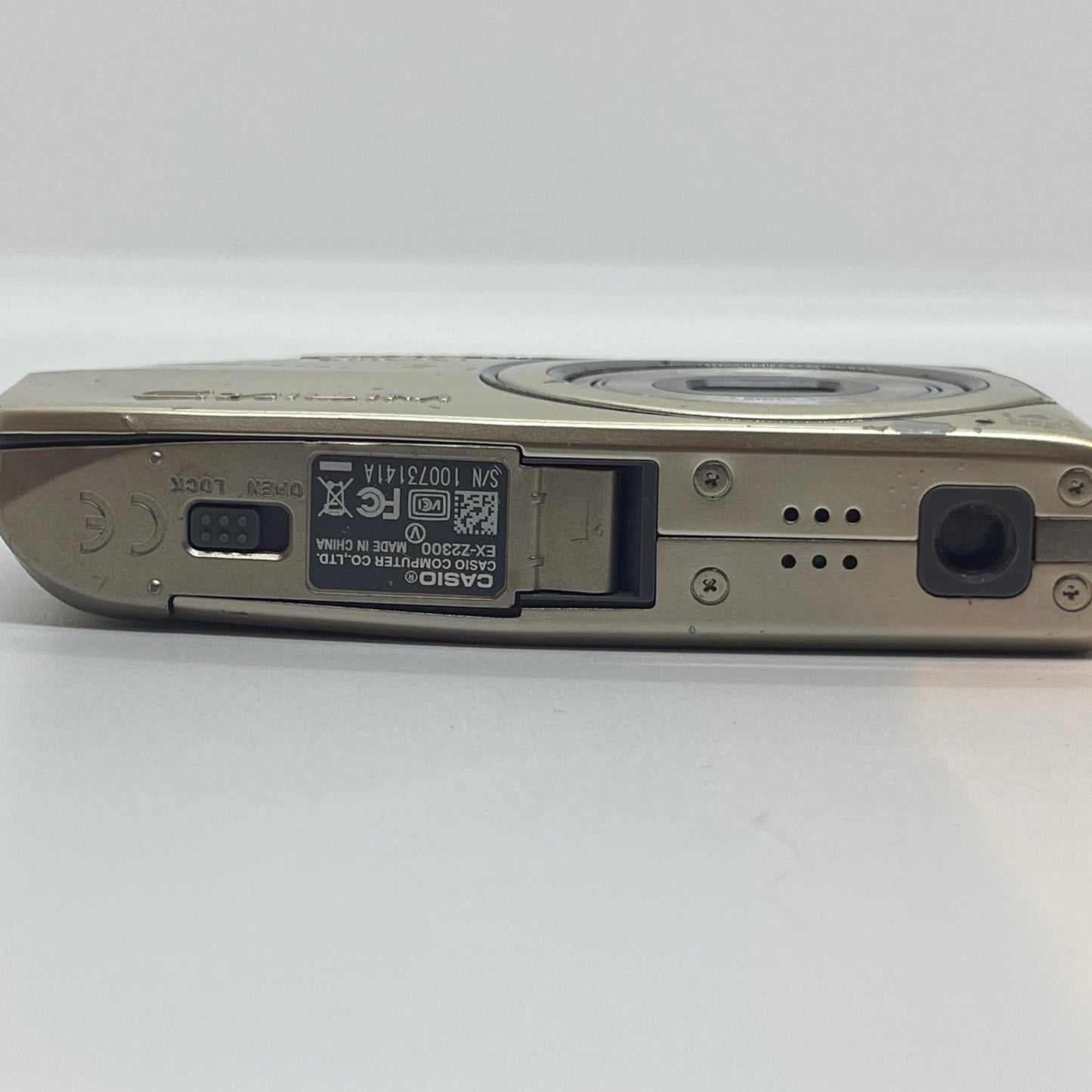 【最速発送】 コンパクトデジタルカメラ CASIO EXILM EX-Z2300 ゴールド【難有】