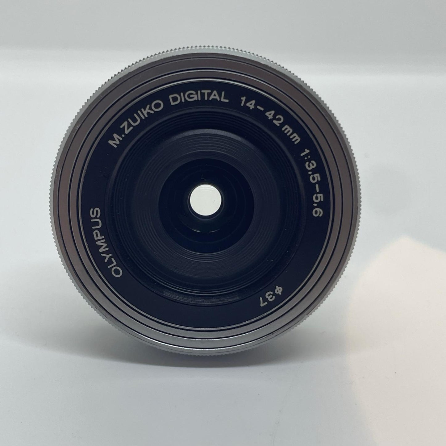 【全額返金保証】【最速発送】OLYMPUS デジタル一眼 OM-D E-M10 Mark III ボディ [シルバー] + M.ZUIKO DIGITAL ED 14-42mm F3.5-5.6 美品 動作確認済